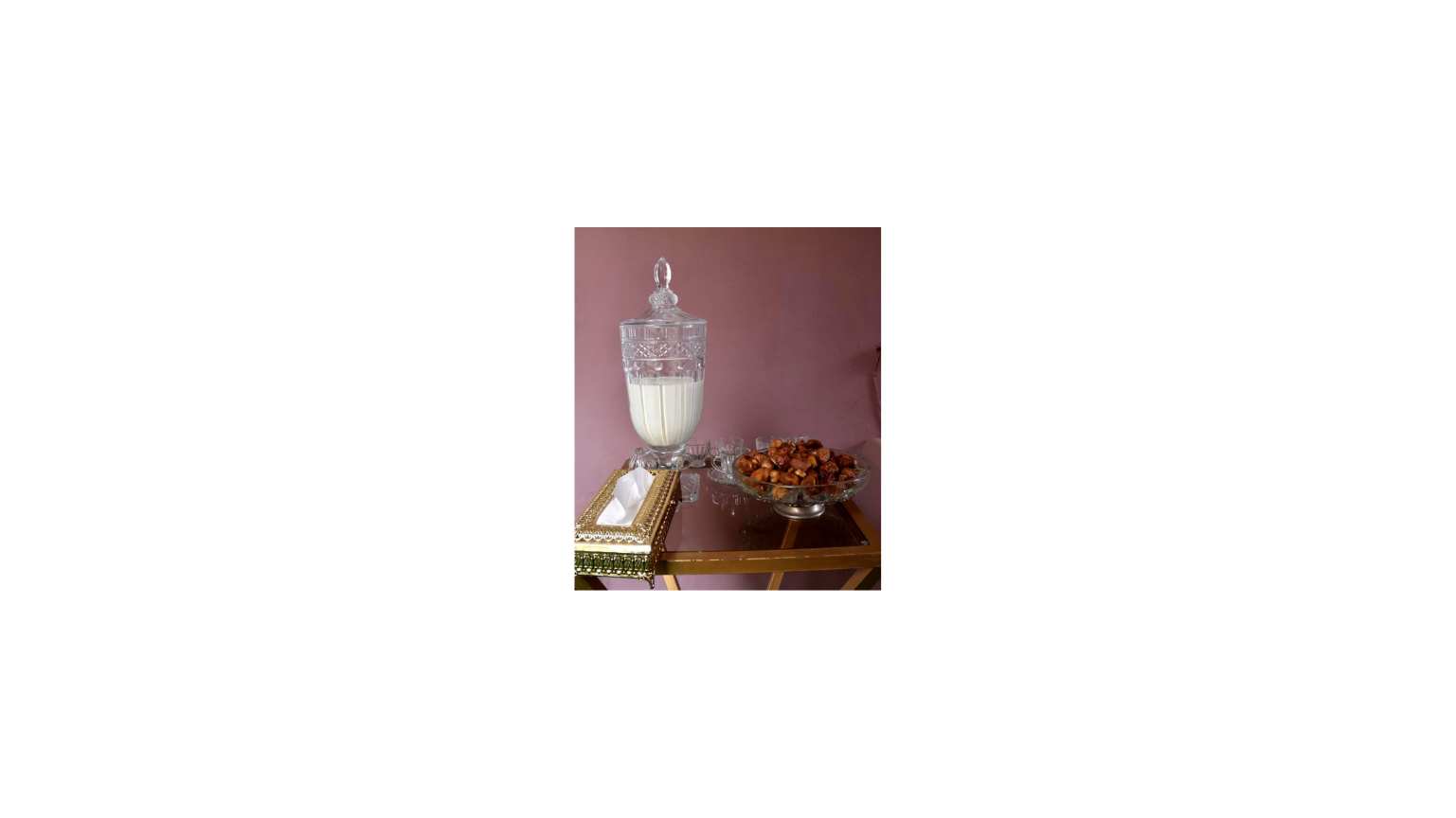 Accueil dattes et lait de bienvenue — Lyron Hostel Marrakech